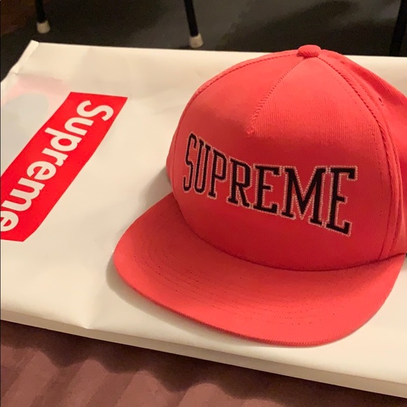 supreme snapback